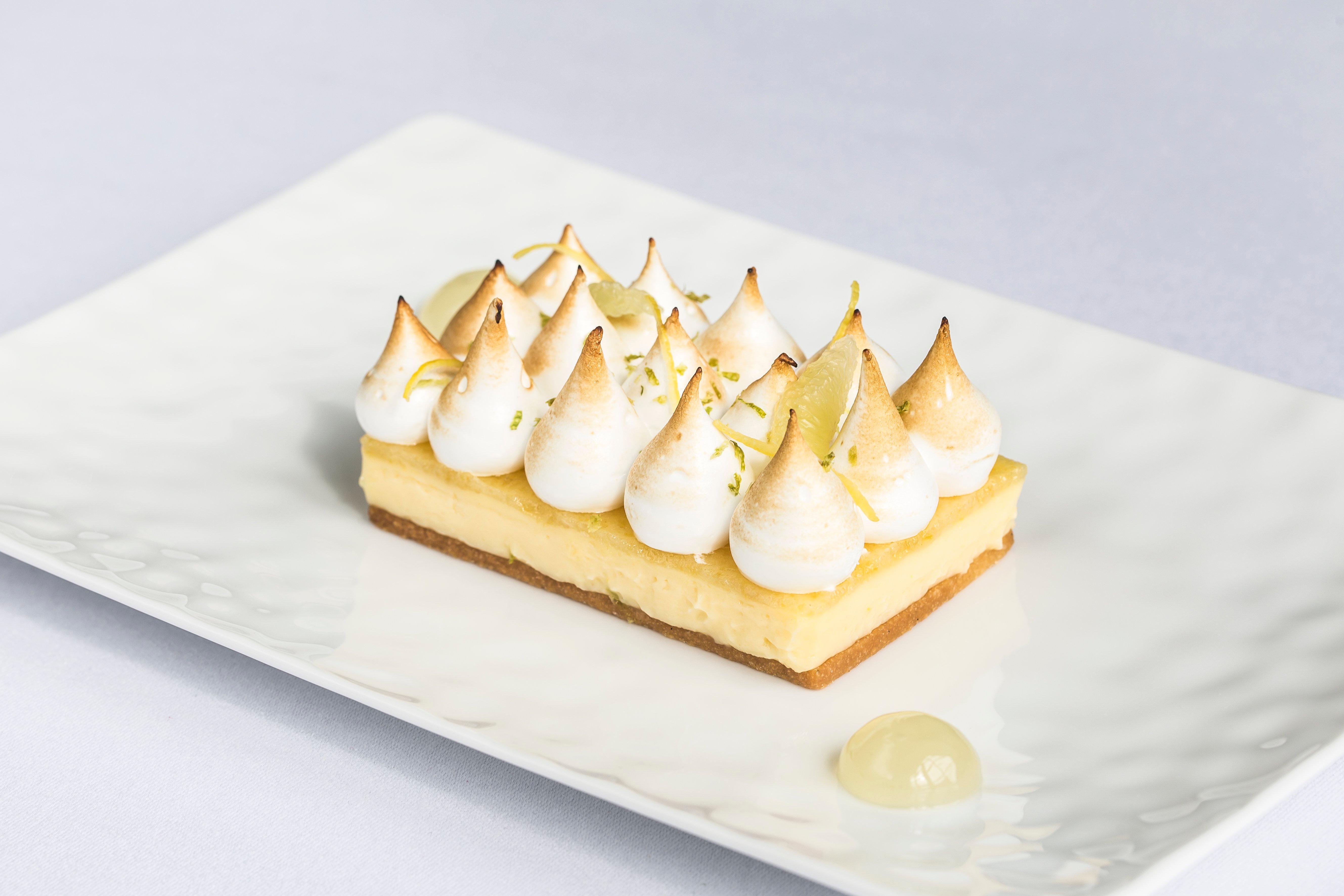 Intercontinental Bordeaux Le Grand Hotel By Ihg Exteriér fotografie A lemon meringue tart
