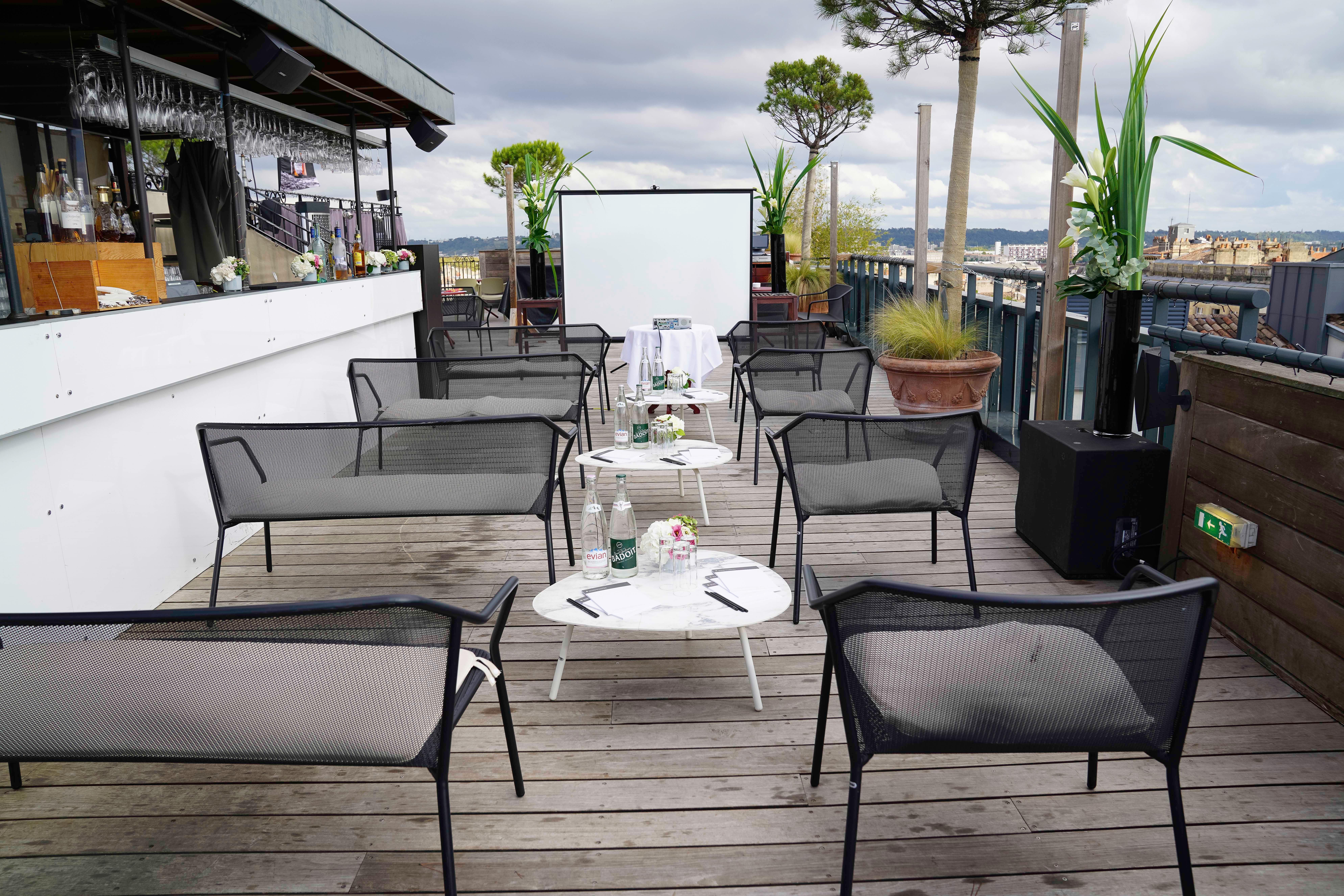 Intercontinental Bordeaux Le Grand Hotel By Ihg Exteriér fotografie The rooftop bar